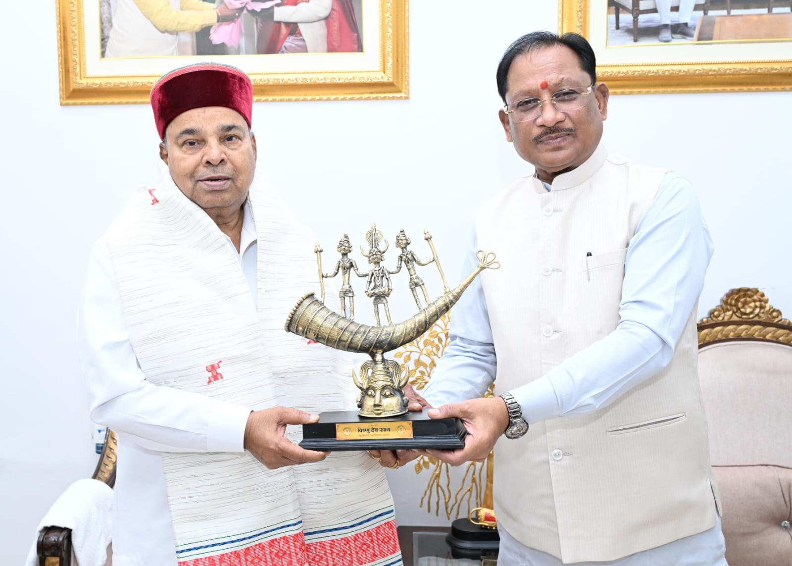 मुख्यमंत्री विष्णुदेव साय से कर्नाटक के राज्यपाल थावरचंद गहलोत की सौजन्य भेंट, समसामयिक और जनहित के मुद्दों पर हुई चर्चा