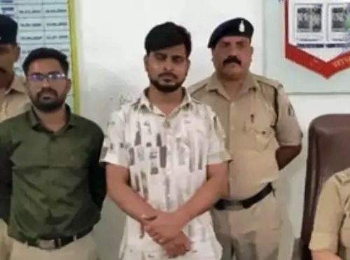 तलाक के दस्तावेज बनने के बाद पत्नी पर तानी पिस्टल, कोरबा में पति और मामा गिरफ्तार