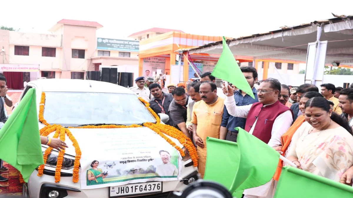 महिला किसान बनेंगी ड्रोन पायलट: CM साय ने ‘ड्रोन दीदी अभियान’ को दिखाई हरी झंडी, खेती में बढ़ेगा तकनीक का इस्तेमाल