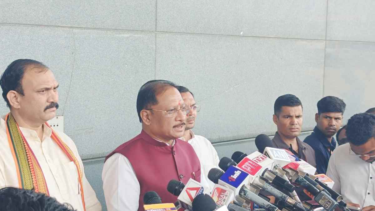 दिल्ली दौरे से लौटे मुख्यमंत्री विष्णुदेव साय, कोचिंग संस्थानों की जांच के निर्देश, आयुर्वेद एम्स की मांग