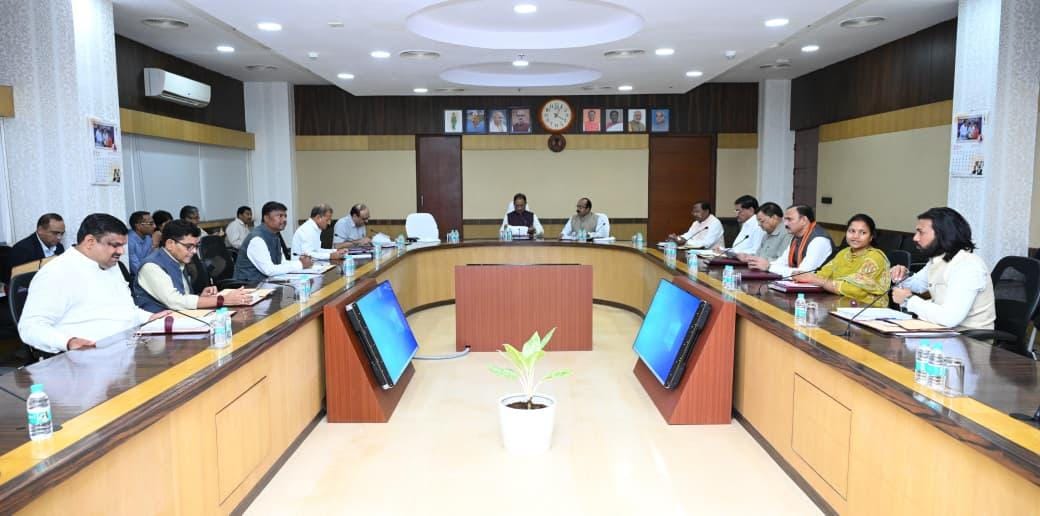साय कैबिनेट के बड़े फैसले, ईज ऑफ डूइंग बिजनेस विधेयक, GST संशोधन, NRDA OTS योजना समेत 11 अहम प्रस्तावों को मंजूरी
