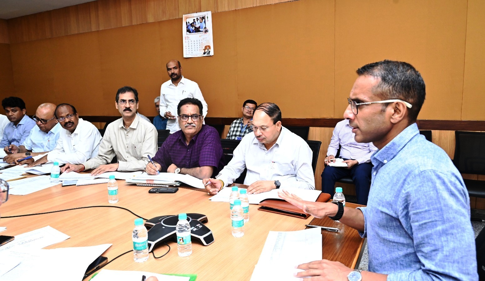 PWD सचिव मुकेश कुमार बंसल ने ROB और RUB परियोजनाओं की समीक्षा की, कार्यों में तेजी लाने के दिए निर्देश