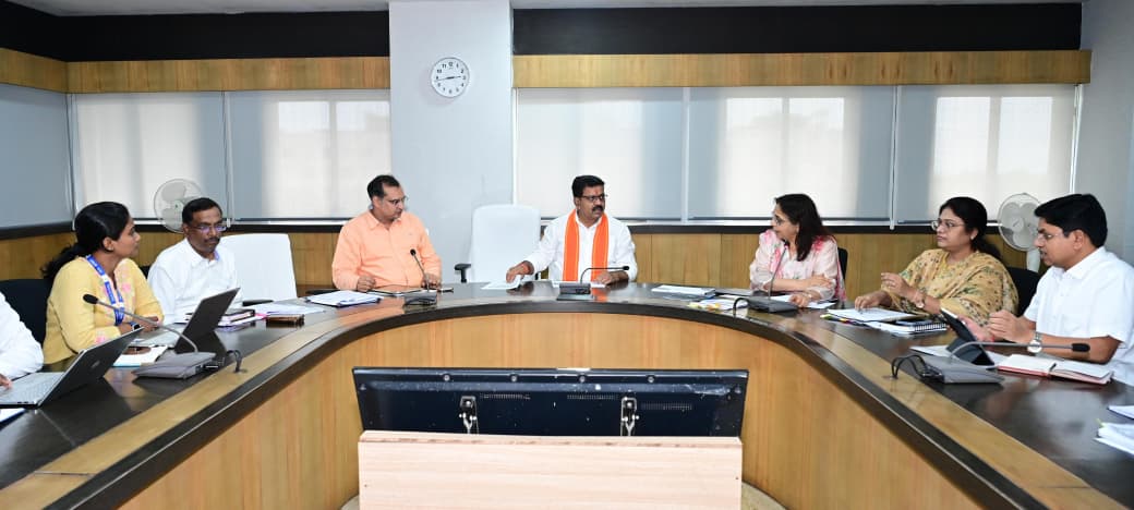 छत्तीसगढ़ में AI तकनीक से होगी पीएमजीएसवाई सड़कों की निगरानी, उप मुख्यमंत्री विजय शर्मा का बड़ा फैसला