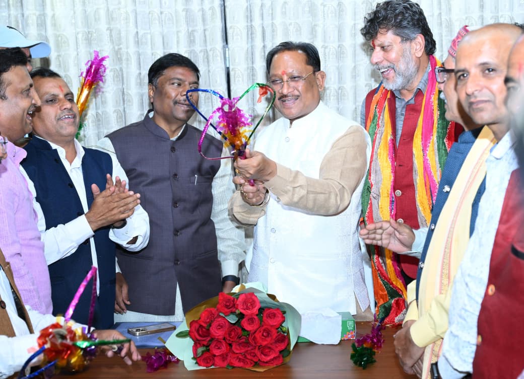 बस्तर गोंचा महापर्व 2026 का निमंत्रण लेकर मुख्यमंत्री विष्णु देव साय से मिले प्रतिनिधि, तुपकी चलाकर भगवान जगन्नाथ को दी प्रतीकात्मक सलामी