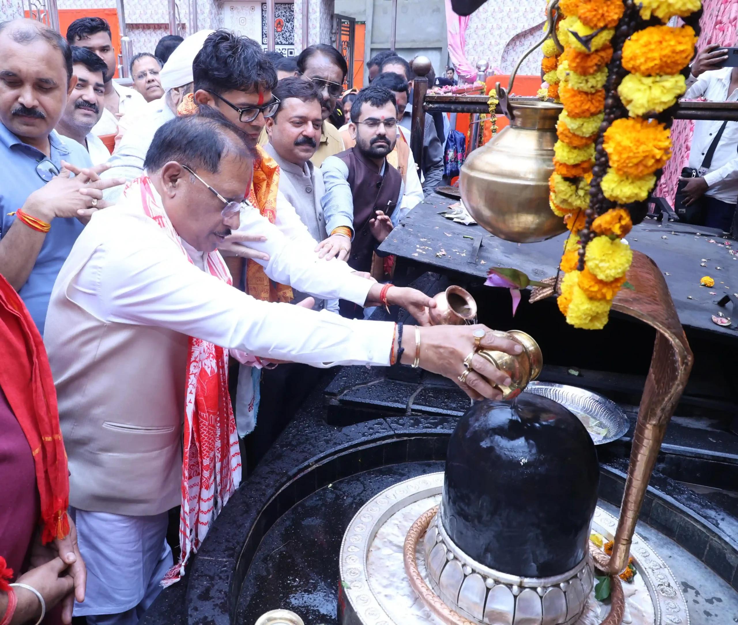 गुरु पूर्णिमा पर कोसमनारा पहुंचे मुख्यमंत्री विष्णु देव साय, सत्यनारायण बाबा धाम में की पूजा-अर्चना