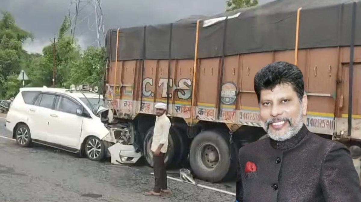 UP में बड़ा सड़क हादसा: बागेश्वर धाम से लौट रहे BJP प्रदेश अध्यक्ष किरण सिंह देव घायल, झांसी मेडिकल कॉलेज में भर्ती