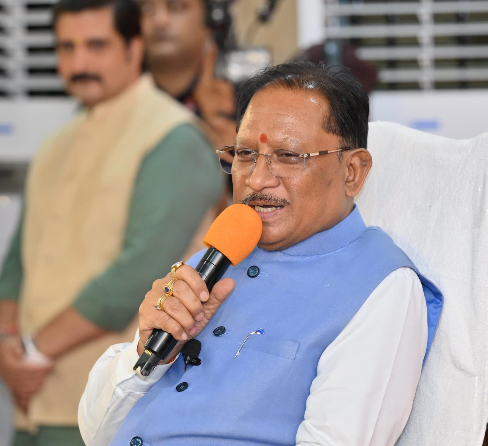 मुख्यमंत्री विष्णु देव साय ने नीट क्वालीफाई विद्यार्थियों से किया संवाद, बोले- संवेदनशील डॉक्टर बनकर करें समाज और राष्ट्र की सेवा