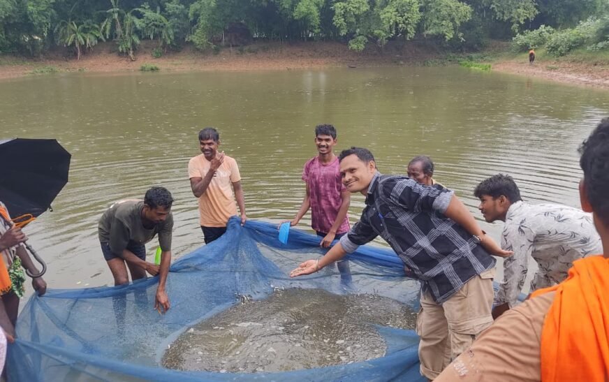 मछली बीज उत्पादन से किसान रयतु राम बने आत्मनिर्भर, दो माह में कमाए 30 हजार रुपये