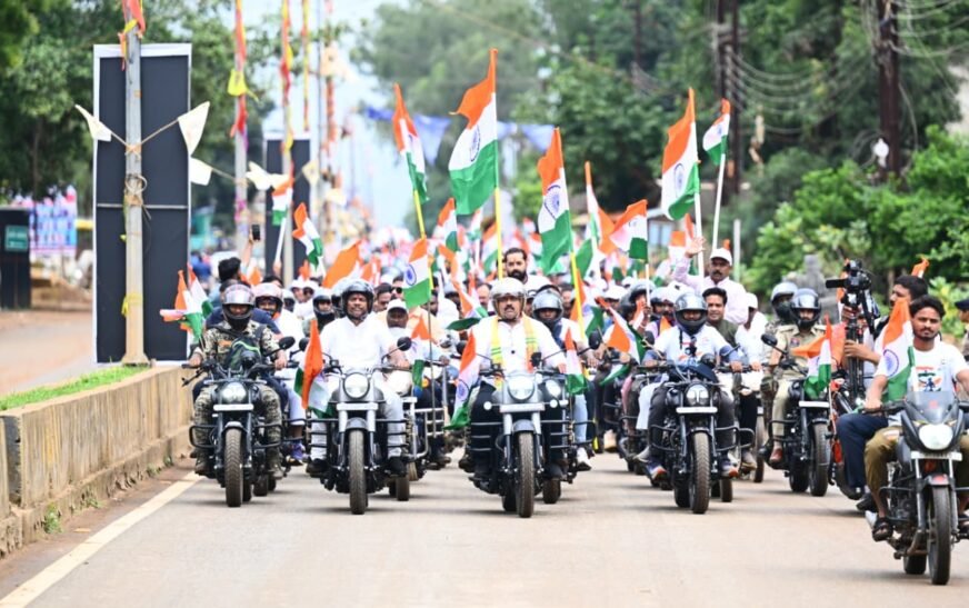 नारायणपुर से शुरू हुई बस्तर तिरंगा यात्रा, उपमुख्यमंत्री विजय शर्मा और वन मंत्री केदार कश्यप ने किया नेतृत्व