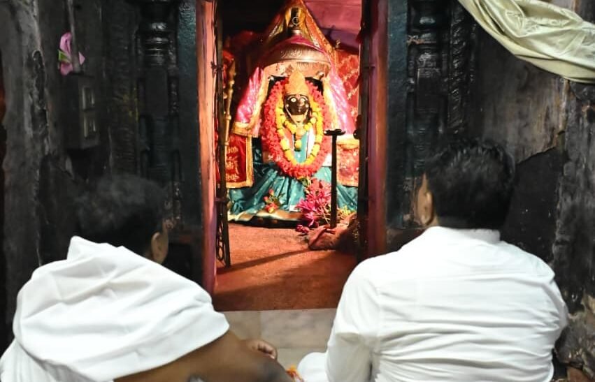 तिरंगा यात्रा के दूसरे दिन माँ दंतेश्वरी की पूजा-अर्चना, विजय शर्मा बोले- बस्तर की जनता के सहयोग से नक्सलवाद का हुआ खात्मा