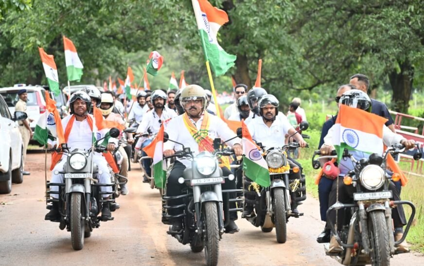 श्यामगिरी में शहीद भीमा मंडावी को विजय शर्मा और केदार कश्यप ने दी श्रद्धांजलि, बोले- बस्तर की जनता जीती, नक्सलवाद हारा