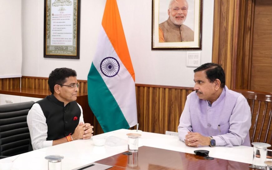 बलौदाबाजार में केंद्रीय विद्यालय की जगी उम्मीद, जल्द होगा फैसला; मंत्री टंक राम वर्मा ने की केंद्रीय मंत्री से मुलाकात
