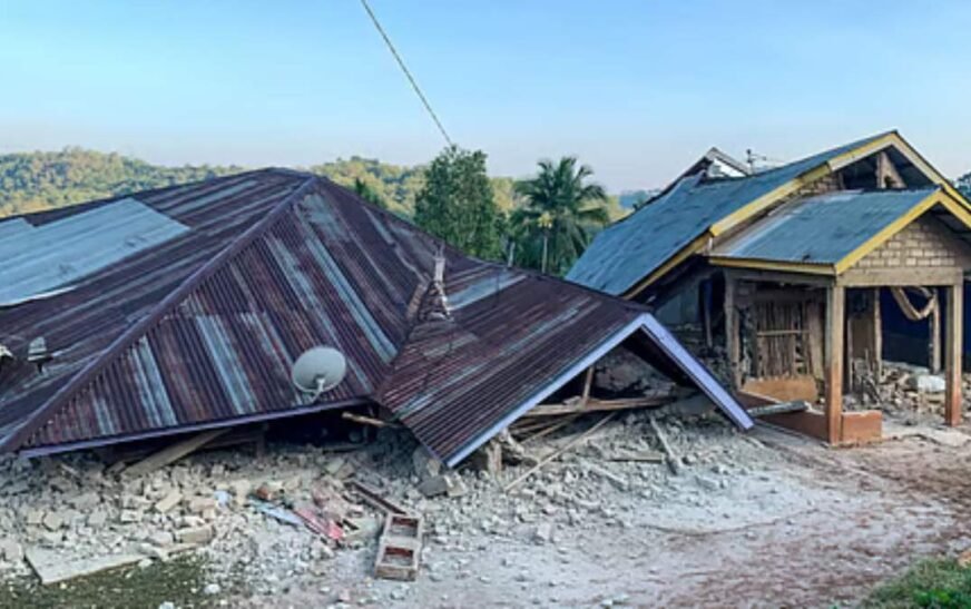 इंडोनेशिया में 7.7 तीव्रता के भूकंप से तबाही, 20 लोगों की मौत; कई इमारतें गिरीं, सुनामी अलर्ट जारी