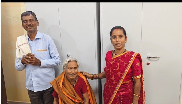 महासमुंद में 81 वर्षीय सोनकुंवर के लिए आसान हुआ बेटे के नाम जमीन का हस्तांतरण, ₹6,600 से अधिक की बचत