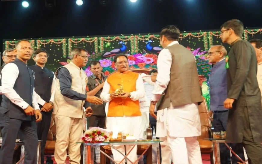 अग्र महाकुंभ में CM साय का बड़ा ऐलान, अग्रसेन जयंती पर छत्तीसगढ़ में रहेगा सार्वजनिक अवकाश