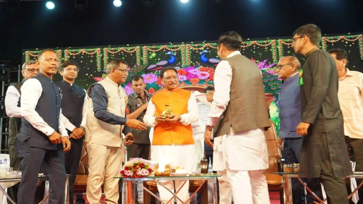अग्र महाकुंभ में CM साय का बड़ा ऐलान, अग्रसेन जयंती पर छत्तीसगढ़ में रहेगा सार्वजनिक अवकाश