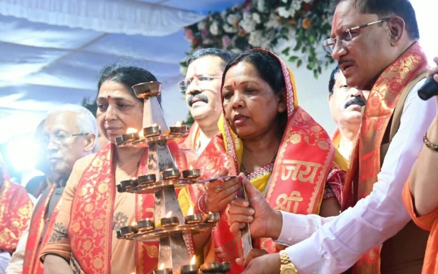 रायपुर में सवा लाख ‘आशीर्वाद के दीप’ से जगमगाया खारुन तट: PM मोदी के जन्मदिन पर CM साय ने की महाआरती, मांगी दीर्घायु की कामना