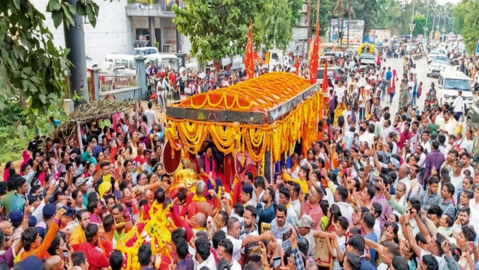 बस्तर दशहरा: मुख्यमंत्री विष्णु देव साय के कार्यकाल में 618 साल पुरानी परंपरा के तहत दंतेवाड़ा से जगदलपुर रवाना हुईं मां दंतेश्वरी की डोली