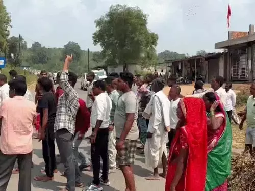 सूरजपुर में अस्पताल का गेट बंद होने से बाहर हुआ प्रसव, नवजात की मौत, प्रसूता की हालत गंभीर, दो स्वास्थ्यकर्मी निलंबित