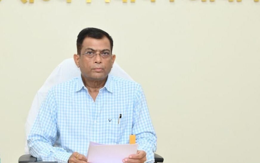 दिसंबर 2026 में नगरीय निकाय और पंचायत चुनाव की तैयारी तेज, राज्य निर्वाचन आयुक्त ने विभागों से ली जानकारी