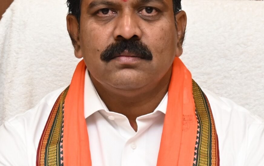 कबीरधाम में प्रधानमंत्री जनमन आवास योजना में अनियमितता, दो ठेकेदारों पर एफआईआर, गरीबों के हक की राशि पर सख्ती