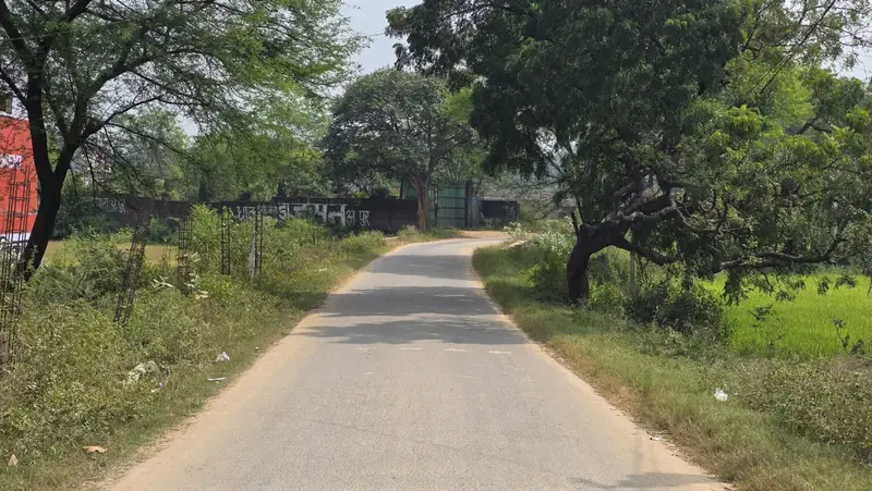 विशेष लेख: सरगुजा में सरकारी योजनाओं से बदल रही ग्रामीण परिवारों की जिंदगी, बेटियों को सुरक्षा और खेती-डेयरी से बढ़ रही आमदनी