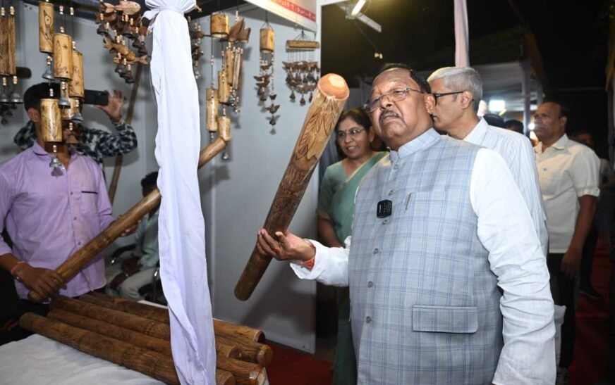 रायपुर में आदि बाजार 2026 का शुभारंभ, मंत्री रामविचार नेताम बोले- जनजातीय कारीगरों को मिलेगा उचित मूल्य और नया बाजार