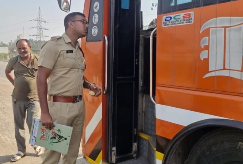 परिवहन विभाग की कार्रवाई में 4.81 लाख रुपये समन शुल्क वसूला, बिना परमिट और फिटनेस वाले वाहन भी मिले
