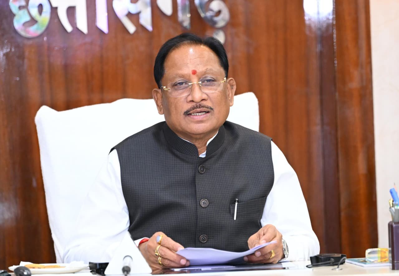 मुख्यमंत्री विष्णु देव साय ने बलरामपुर में 2,009 विकास कार्यों की सौगात, शंकरगढ़ स्कूल और चांदो सामुदायिक भवन निर्माण की घोषणा