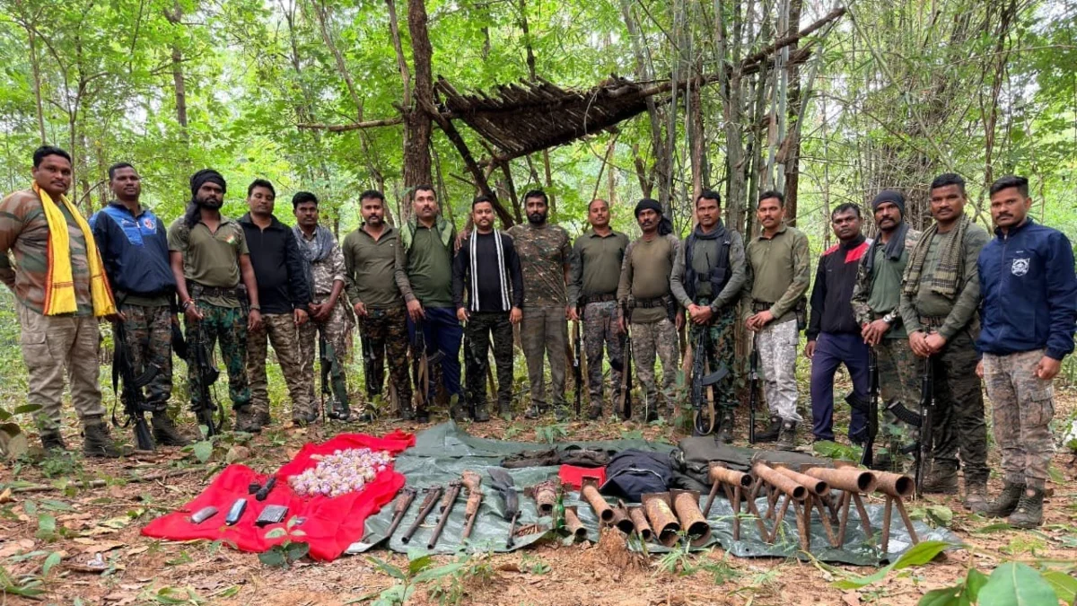 गढ़चिरौली पुलिस को बड़ी सफलता, मचुवांचा जंगल में छिपाए गए हथियार, सुतली बम और वायरलेस उपकरण जब्त