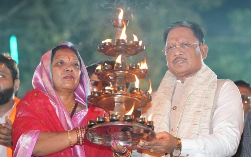 शिवरीनारायण में CM विष्णु देव साय ने की चित्रोत्पला गंगा महाआरती: महानदी संरक्षण का दिया संदेश, बोले—जल है तो कल है